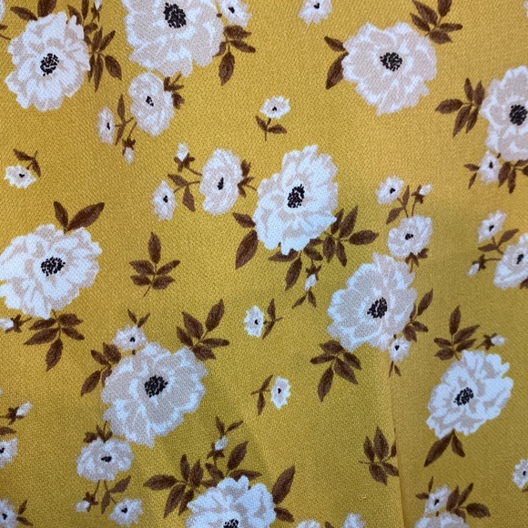 Dynamite Blouse. Floral print. Large. - Picture 5 of 8